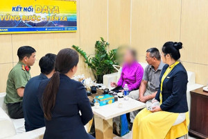 Cụ bà 72 tuổi đến ngân hàng chuyển tiền cho người quen, nhân viên Nam Á Bank vội báo Công an vào cuộc xác minh
