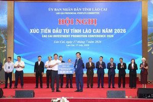 FLC của ông Trịnh Văn Quyết vừa tặng 500 triệu đồng cho tỉnh sở hữu ngọn núi cao nhất Việt Nam