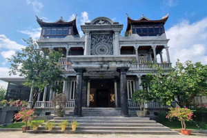 Phát hiện 'cung điện đá đen' nặng 3.000 tấn 'khủng' nhất Việt Nam: Cao 27m, sở hữu 21 cột đá nguyên khối, thi công liên tục 14 năm mới hoàn thành