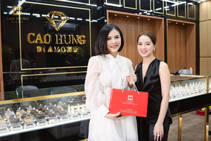 Thị trường kim cương chao đảo, thêm thương hiệu tại TP. HCM phải nói xin lỗi khách hàng
