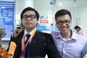 'Cậu bé vàng' của làng Hóa học Việt Nam: 2 lần giành Huy chương Vàng Olympic quốc tế, được trao Huân chương Lao động hạng Ba, anh trai cũng sở hữu thành tích đáng nể