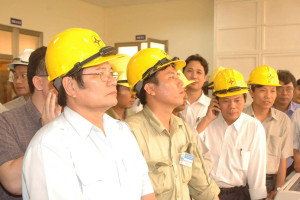 Việt Nam đầu tư hơn 35.298 tỷ đồng, dựng hàng nghìn trụ cột bê tông cùng 300.000 tấn sắt thép từ Bắc chí Nam, kiến tạo kỳ tích lịch sử khiến thế giới ngỡ ngàng