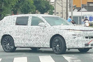 Honda tiếp tục để lộ SUV cỡ D mới trên đường thử, chi tiết đầu xe lần đầu được hé lộ