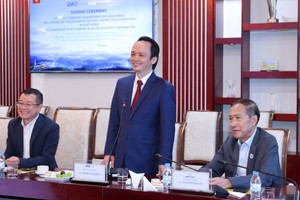 Ông Trịnh Văn Quyết vừa ký hợp đồng với doanh nghiệp Mỹ