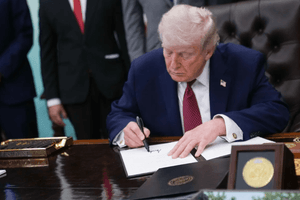 Ông Trump tung đòn thuế mới
