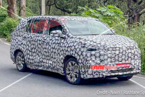 Toyota Innova Cross bản mới lộ ảnh chạy thử: Đầu xe giống Hilux, nâng cấp công nghệ an toàn