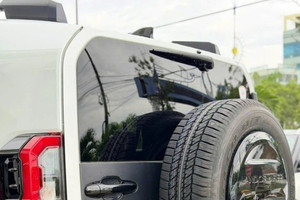 SUV 'em út' nhà Land Cruiser lộ diện tại Việt Nam, giá dự kiến khoảng 1,2 tỷ đồng