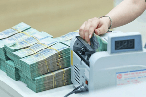 Kỷ lục 10,82 triệu tỷ đồng tiền gửi: Vì sao người dân vẫn ưu tiên ngân hàng dù lãi suất giảm?