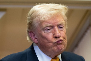 Tổng thống Trump: Mỹ đủ vũ khí cho chiến sự với Iran