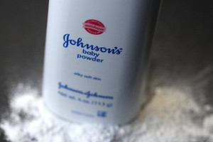 Johnson & Johnson chi 5,5 tỷ USD để dập tắt khủng hoảng phấn rôm gây ung thư kéo dài gần 10 năm