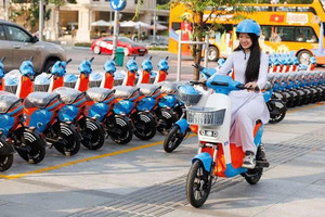 Sắp tới, cán bộ công chức TP. HCM sẽ không còn đi xe xăng?