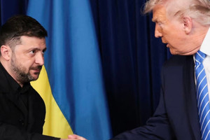 Tổng thống Trump và Tổng thống Zelensky gặp kín, hé lộ bước chuyển về Patriot và đàm phán với Nga