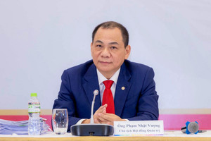 Ông Phạm Nhật Vượng xuất hiện trên báo Nga với câu chuyện từ 10.000 USD khởi nghiệp cùng vợ mở nhà hàng đến khối tài sản 34 tỷ USD nhờ Vingroup