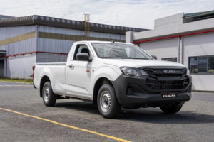Isuzu D-Max D-Cargo 1000 chốt giá 492 triệu đồng: Lựa chọn bán tải chở hàng thay thế xe tải nhẹ