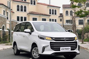 Mẫu MPV 7 chỗ rộng hơn Innova Cross đang 'phá giá' rẻ nhất thị trường Việt, chỉ từ 395 triệu đồng