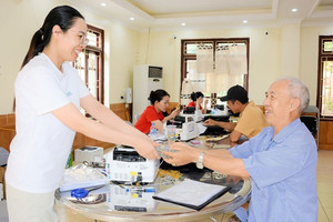 Mỗi Đảng viên được nhận 8.855.000 đồng, chi tiết nhóm đối tượng được hưởng, điều kiện cụ thể ra sao?
