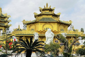 Phát hiện ngôi chùa 'dát vàng' được ví như Thái Lan thu nhỏ, cách Hà Nội chưa đầy 1 giờ di chuyển