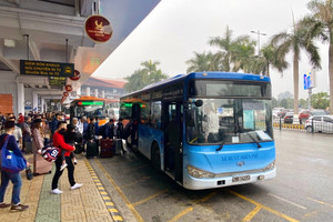 Tài xế chú ý: Từ hôm nay (3/8), sân bay Nội Bài chính thức áp dụng một quy định cực kỳ nghiêm khắc khiến việc đưa đón khách