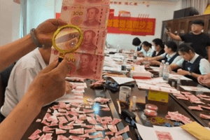 Cụ ông 80 tuổi xé nát hơn 1 tỷ đồng tiền dưỡng già thành 15.000 mảnh vụn: Ngân hàng phải huy động hơn 10 nhân viên dùng nhíp gắp từng mảnh, soi kính lúp để ghép lại