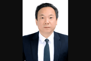 Cách chức, tịch thu tài sản, khai trừ khỏi Đảng đối với nguyên Phó Thị trưởng Thành phố sinh năm 1973 do bị nghi ngờ phạm tội nhận hối lộ tại Trung Quốc