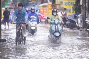 Hà Nội mưa lớn từ chiều tối nay, có thể trên 100mm, nguy cơ ngập úng cục bộ
