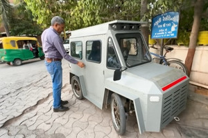 Mẫu ô tô kích thước nhỉnh hơn Honda SH, người đàn ông tự chế chỉ hơn 55 triệu đồng, nhỏ gọn, chạy bằng năng lượng mặt trời