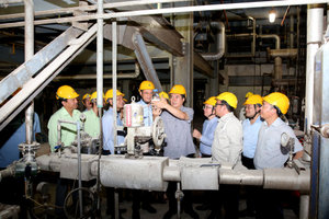 Nguyên liệu pha xăng E10 trong nước chịu áp lực từ hàng nhập khẩu, Bộ Công Thương vào cuộc gỡ vướng