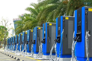 Tăng vốn lên hơn 9.000 tỷ đồng, một doanh nghiệp nước ngoài lấn sân mảng trạm sạc điện cùng VinFast, Grab