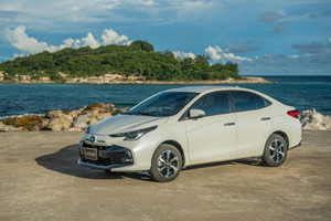 Toyota Vios hạ giá kịch sàn để bảo vệ ngôi vương