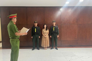 Danh tính nữ ca sĩ nổi tiếng vừa bị công an khởi tố, bắt tạm giam