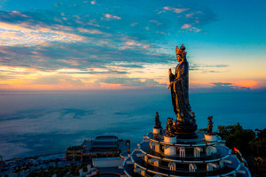 Việt Nam sở hữu 'kỳ quan' nặng hơn 170 tấn xác lập kỷ lục châu Á, nằm trên 'đệ nhất thiên sơn'
