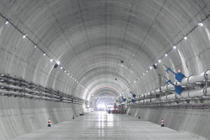 Huy động 2 máy TBM xây đường hầm dài 16km ở độ sâu 78m dưới đáy biển, mở đường cho dự án đường sắt cao tốc 250km/h