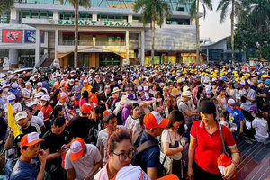 Một doanh nghiệp Việt Nam chơi lớn, đưa toàn bộ 42.000 công nhân đi du lịch biển Nha Trang