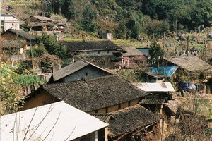 Phát hiện ngôi làng đẹp như cổ tích giữa vùng đá tai mèo, gần 100 năm gìn giữ nghề đúc bạc của người Mông