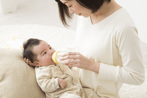 Lời khuyên cho những bà mẹ trẻ hút sữa cho con bú bình