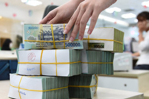 Lãi suất tăng cao, doanh nghiệp gửi nhà băng hàng nghìn tỷ đồng
