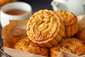 Bánh trung thu 'nhà làm' tràn chợ mạng: Cảnh báo khiến người mua hoang mang