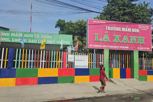 Thông tin mới vụ bảo mẫu bắn dây thun vào lòng bàn chân trẻ