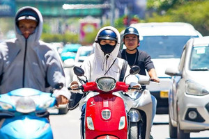 Miền Bắc, miền Trung nắng nóng như đổ lửa