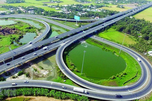 Đồng bằng sông Cửu Long sắp hình thành cao tốc gần 94.000 tỷ đi xuyên vùng, giảm tải cho quốc lộ dài nhất Việt Nam