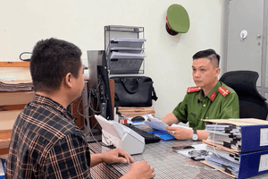 Khám xét nơi ở, khởi tố Giám đốc Nguyễn Tăng Tiến, xác định 33.809 cuốn sách giả