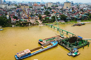 Chủ tịch Hà Nội yêu cầu tăng tốc 7 cầu qua sông Hồng: Không chậm tiến độ vì vướng phối hợp