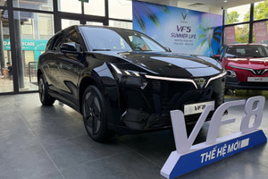 Soi VF 8 thế hệ mới trước khi đến tay khách hàng: Ngoại hình y hệt bản trưng bày, hóa ra VinFast đã âm thầm thay đổi nhiều thứ