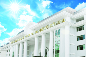 Thủ khoa toàn quốc vẫn trượt Sư phạm, phía trường Đại học nói rõ lý do và giải thích về điểm chuẩn tiệm cận 30 điểm