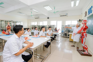 Ngành học 'tinh hoa' phải đạt 9,5 điểm/môn mới đỗ, học phí tăng hàng chục triệu đồng vẫn được săn đón