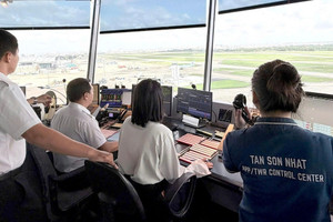 Vụ sân bay Tân Sơn Nhất bị uy hiếp: Đáng bàn không chỉ là UAV?