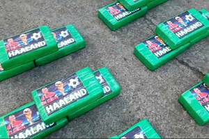Thu giữ khẩn cấp 469kg ma túy, phát hiện hình ảnh Erling Haaland xuất hiện trên 370 gói hàng