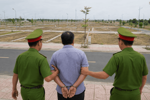 Bắt khẩn cấp Trần Vũ Hoàng 57 tuổi