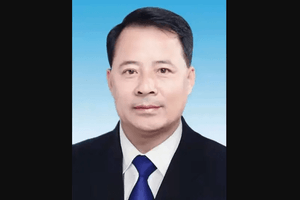 Cách chức, tịch thu tài sản, khai trừ khỏi Đảng đối với nguyên Bí thư Huyện ủy sinh năm 1971 tại Trung Quốc