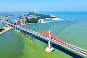 Công trình sở hữu cầu vượt cửa biển dài nhất miền Trung tăng tốc, chuẩn bị chính thức vận hành